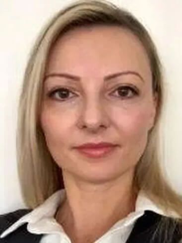meet dr daniella apostol